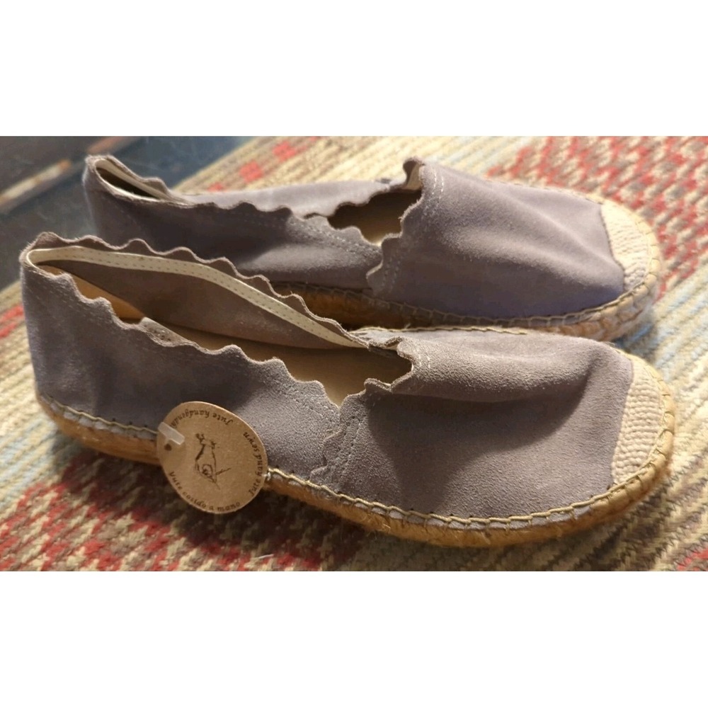 Macarena NWOB Gray Suede Scalloped Espadrille Shoe 37 US 6.5 Jute Hand Sewn Grey